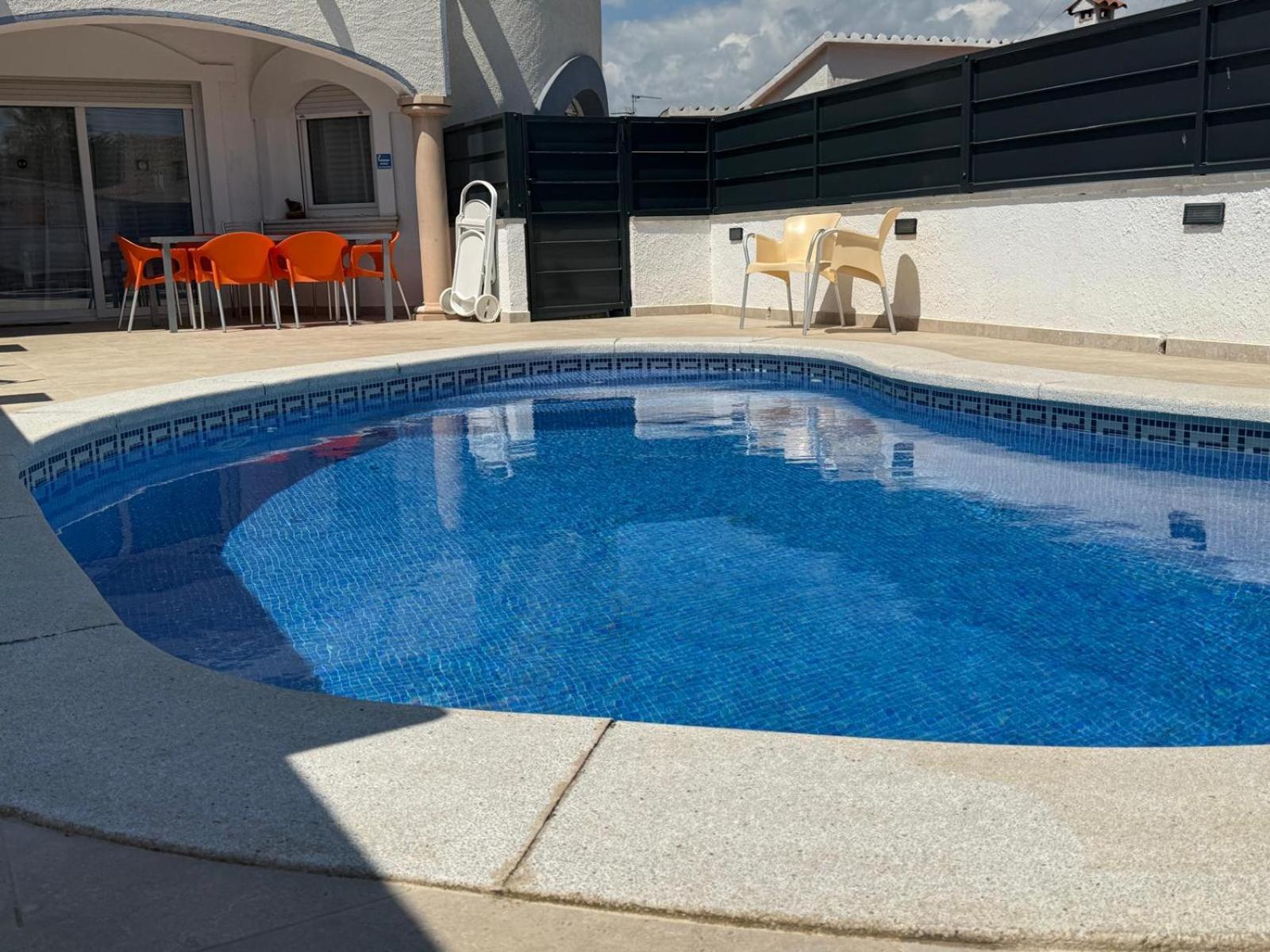 Raquel Koky Villa Empuriabrava Exteriör bild