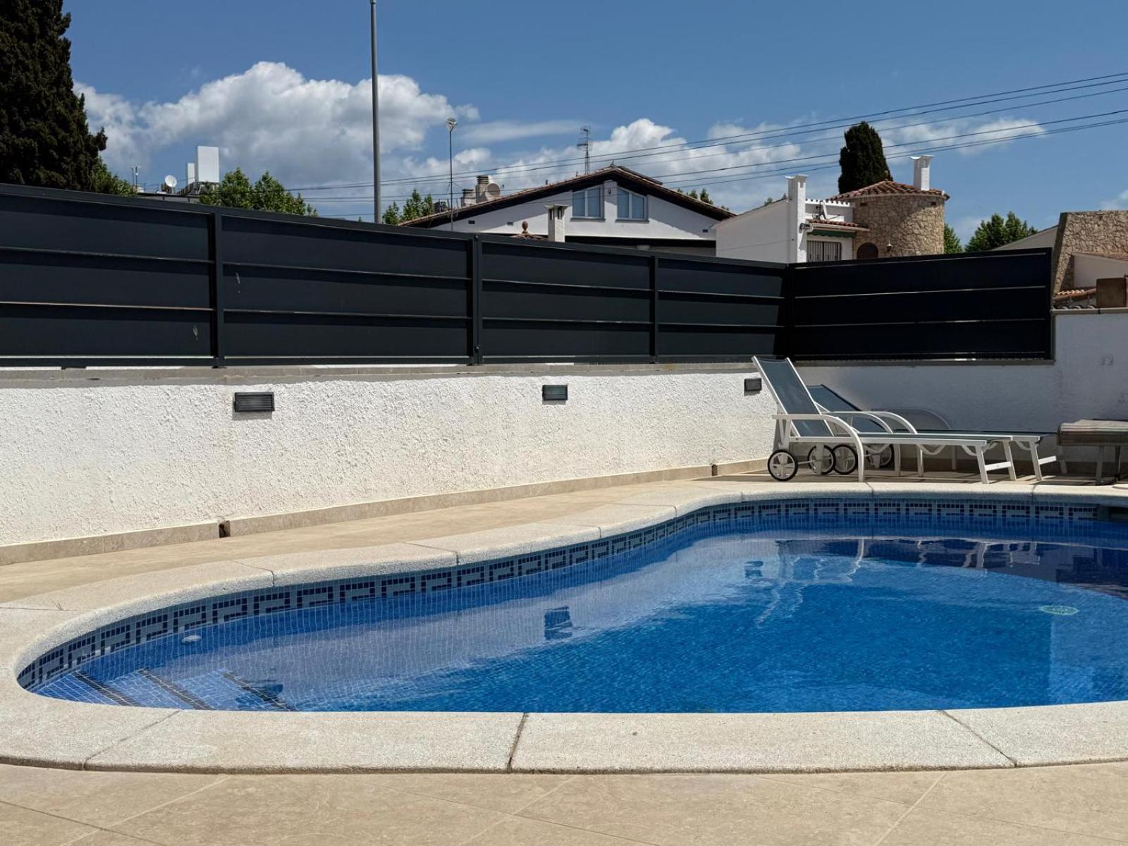 Raquel Koky Villa Empuriabrava Exteriör bild